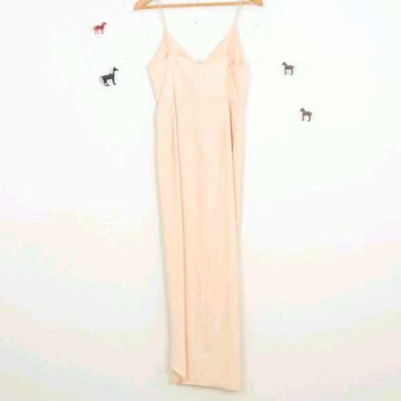 SHONNAJOY Dresses & Skirts - SHONNAJOY Pale Pink/Nude Slip Dress w/Split Front